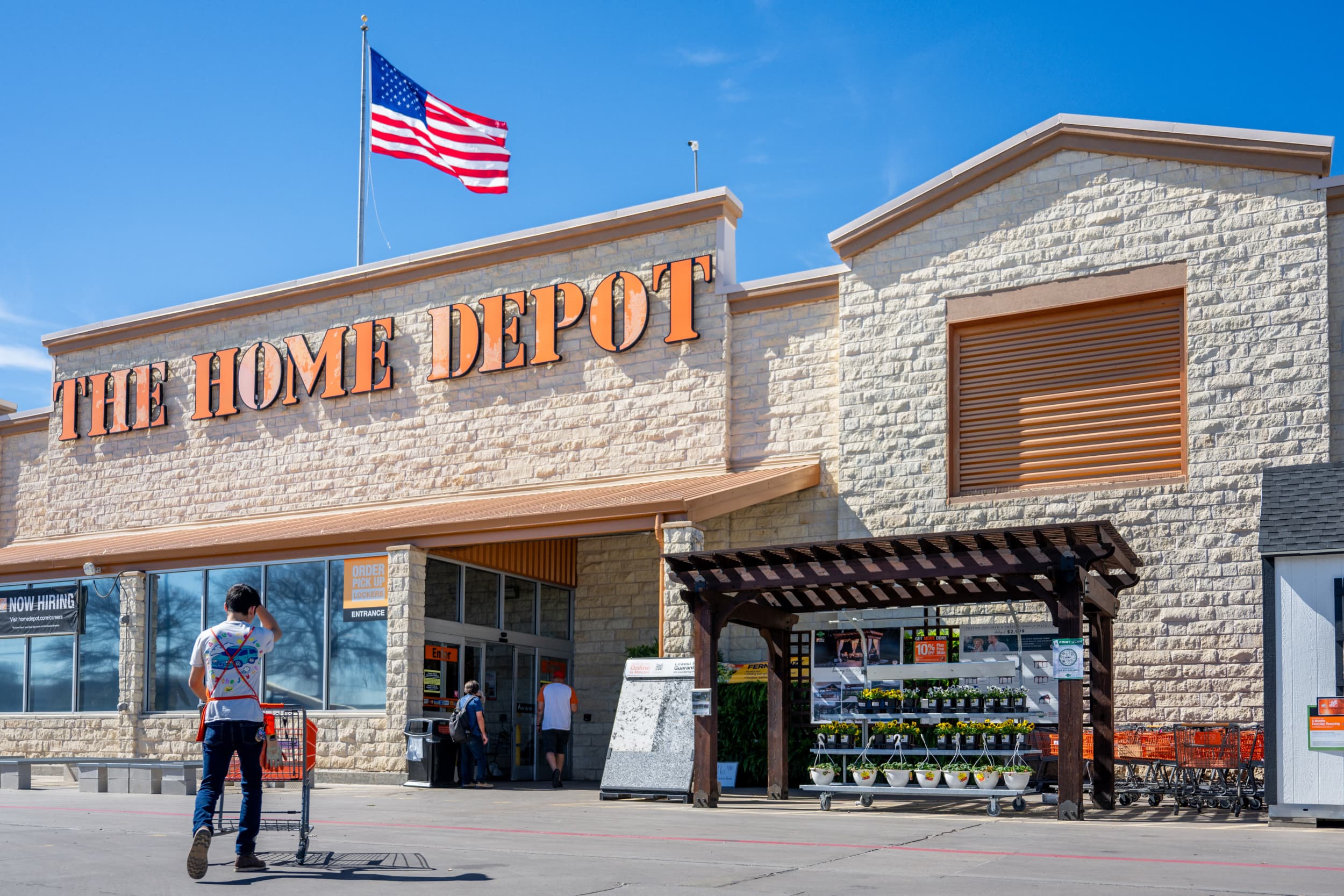 Home Depot Reports Stronger Sales As Smaller Home Projects Offset Renovation Pullback